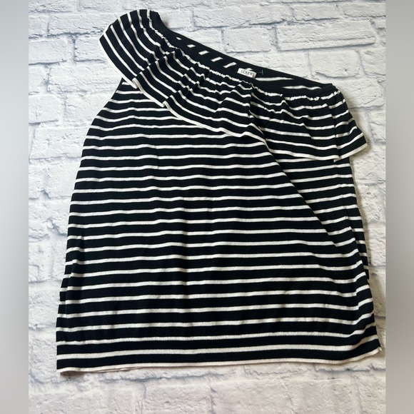 NWT J. Crew Black/ White Striped Asymmetrical Shoulder Top w/Ruffle. Size XXL - Picture 1 of 6
